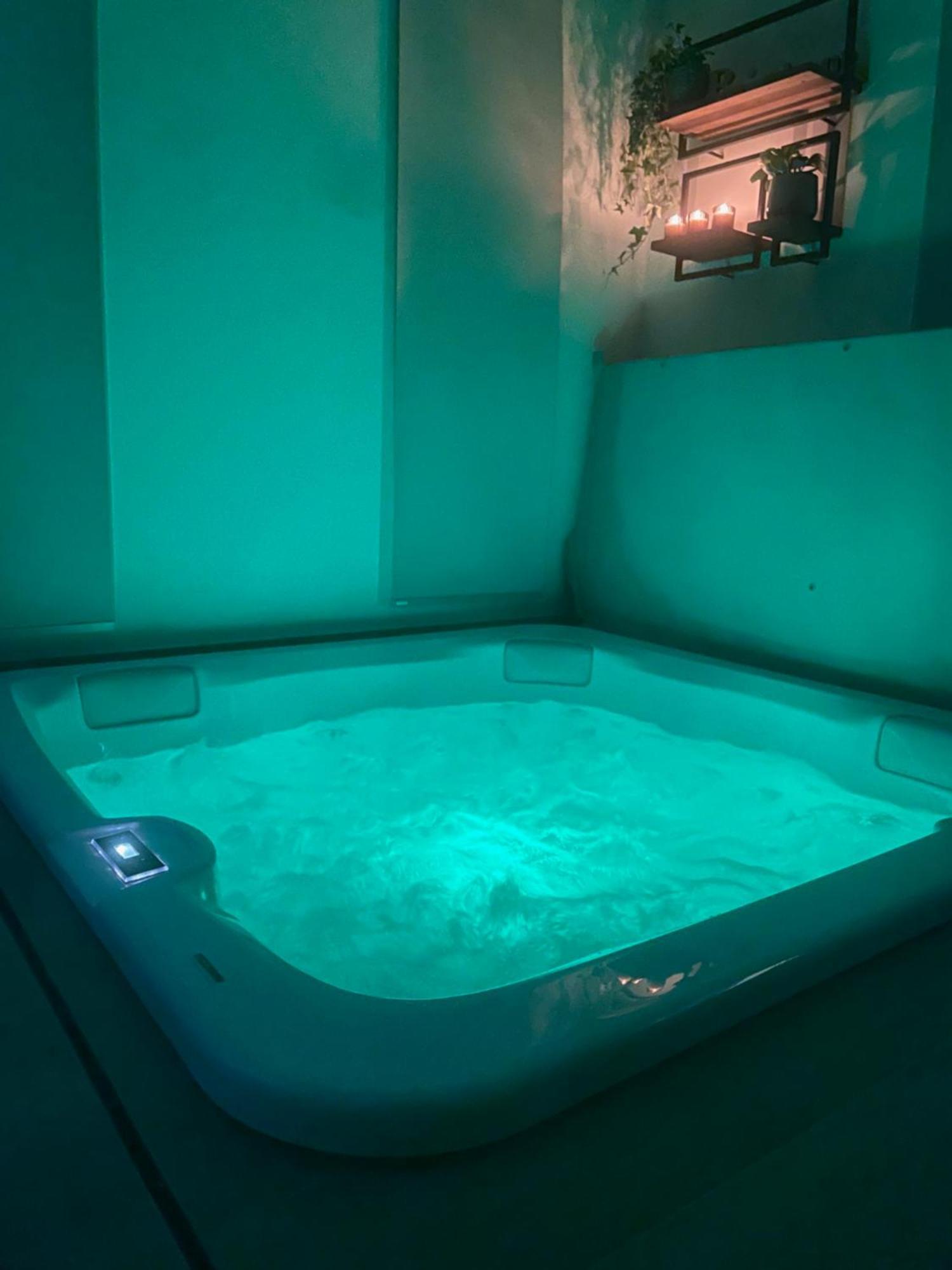 Logement Avec Jacuzzi Joucas Buitenkant foto