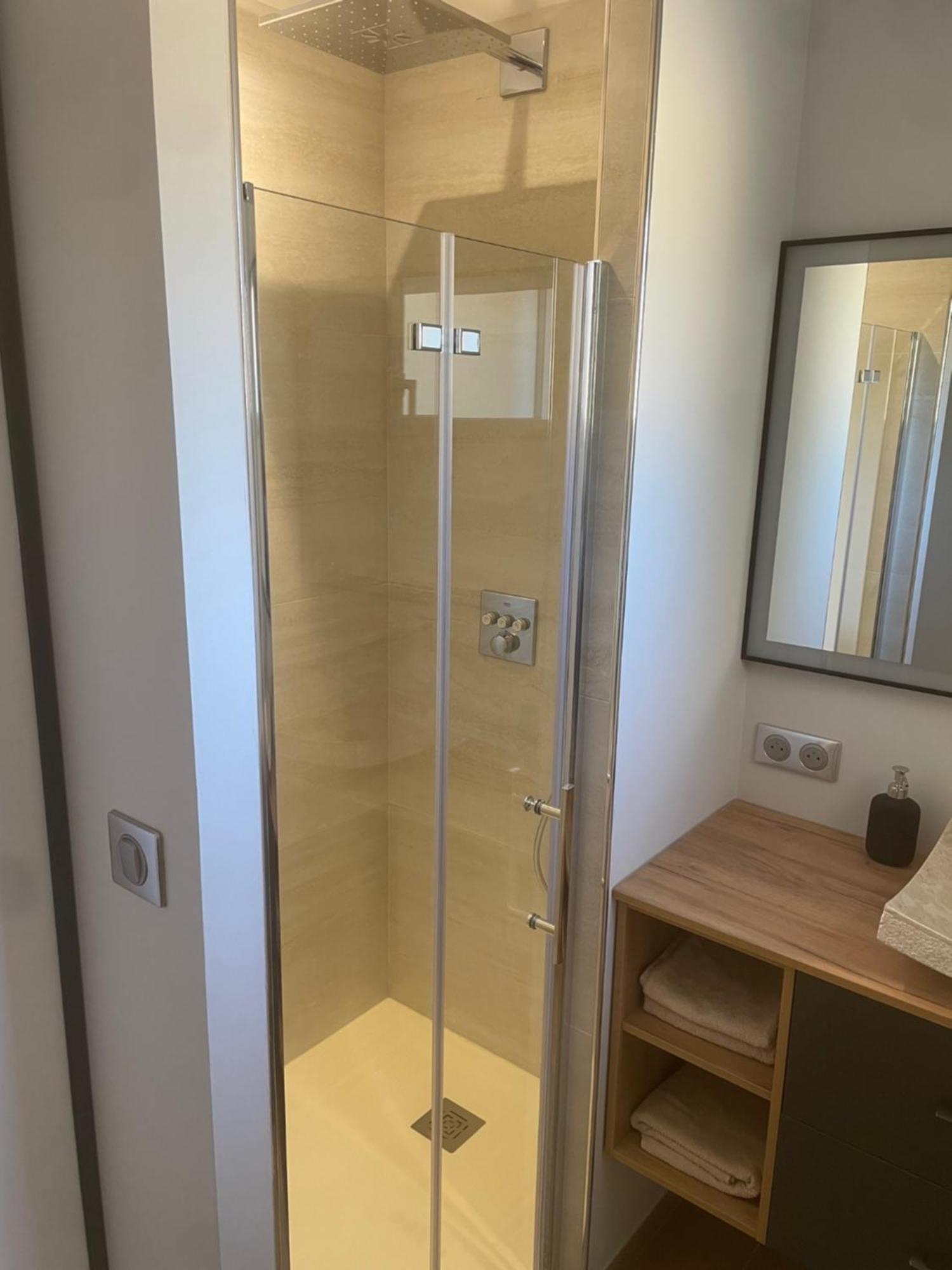Logement Avec Jacuzzi Joucas Buitenkant foto