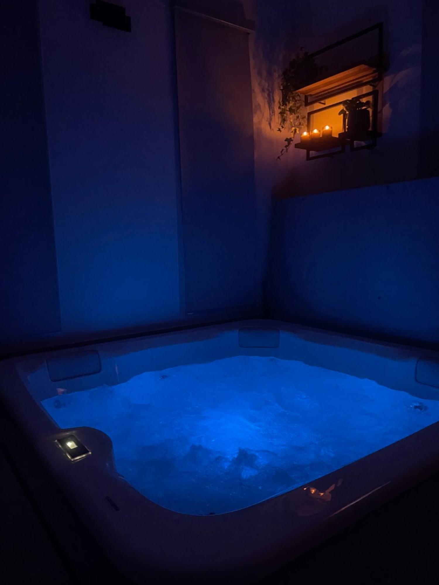 Logement Avec Jacuzzi Joucas Buitenkant foto